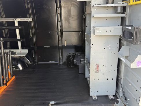 Used 2018 Chevrolet Express 2500 w/ Driver Convenience Package image 15