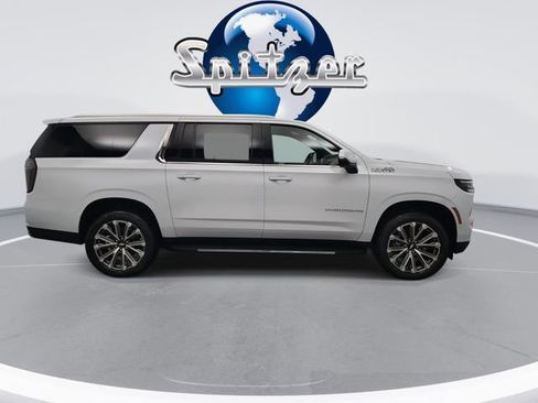 New 2026 Chevrolet Suburban High Country w/ Sun And Tow Package image 10