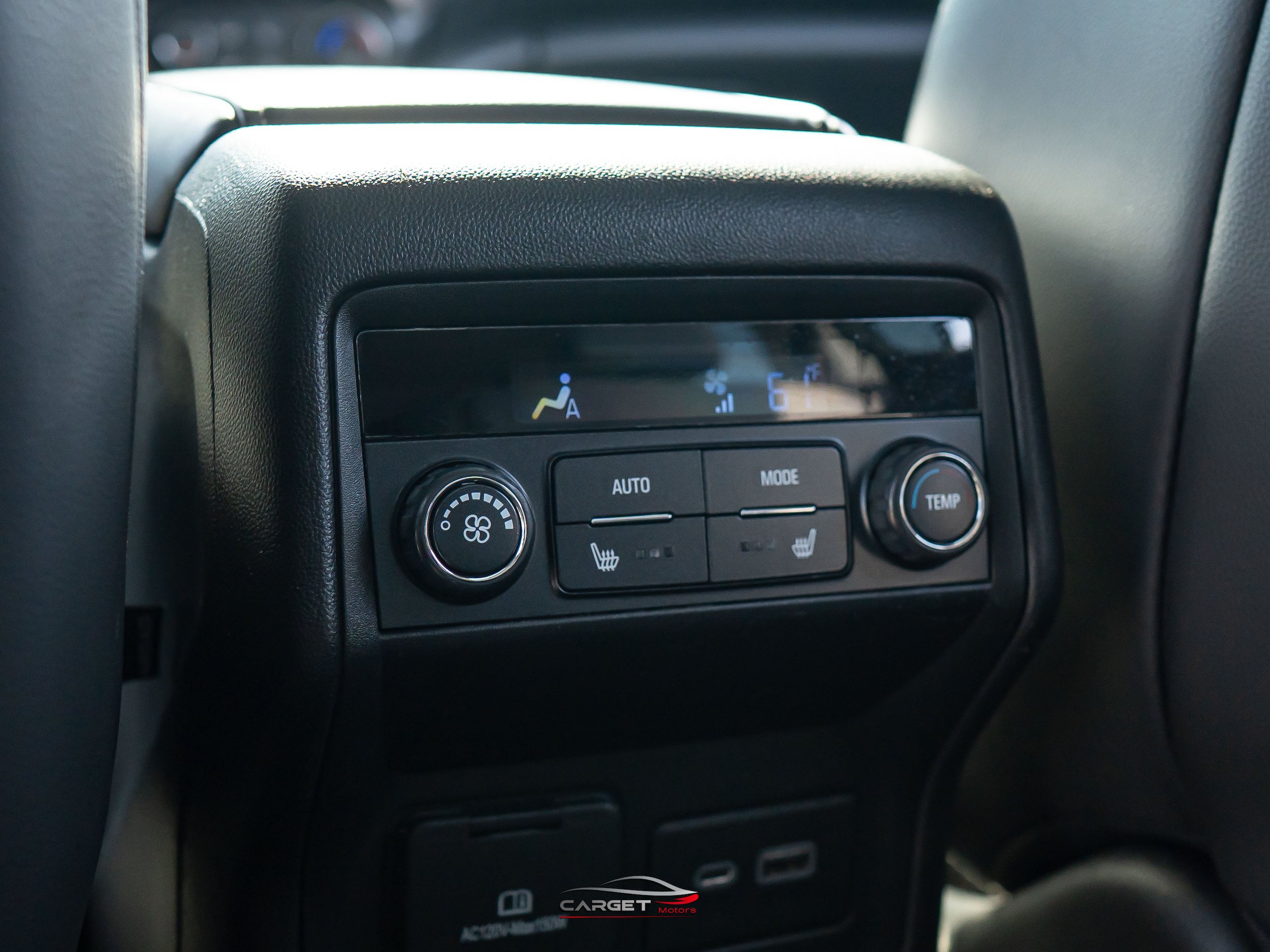 Used 2020 GMC Acadia Denali w/ Technology Package FWD image 24