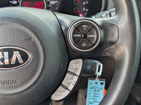 Used 2019 Kia Soul FWD image 19