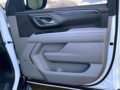 Used 2023 GMC Yukon SLT image 29