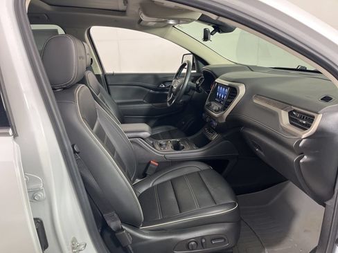 Used 2023 GMC Acadia Denali w/ Denali Ultimate Package FWD image 5