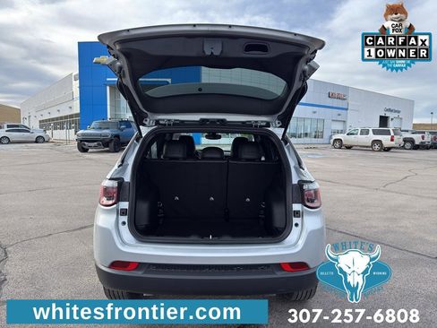 Used 2026 Jeep Compass Latitude image 14