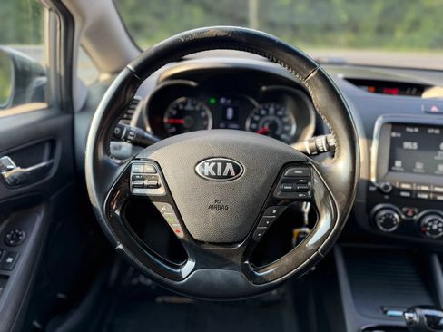 Used 2017 Kia Forte S FWD image 24
