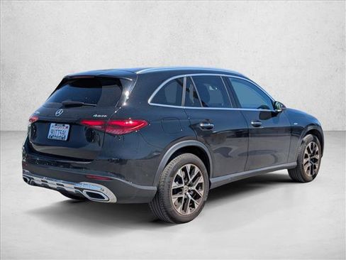 Used 2025 Mercedes-Benz GLC 350e 4MATIC image 5