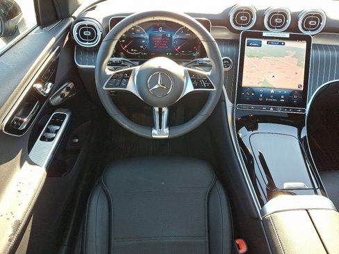 Used 2026 Mercedes-Benz GLC 300 4MATIC image 11