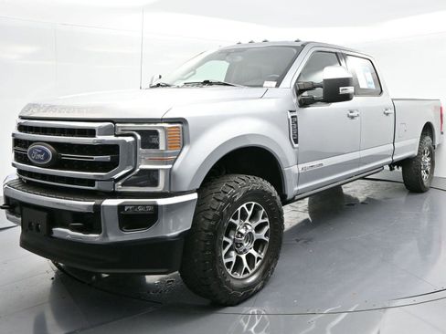 Used 2020 Ford F350 Lariat w/ Lariat Ultimate Package image 3
