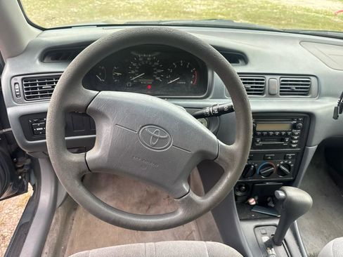 Used 2000 Toyota Camry CE image 8