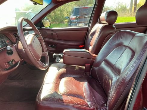 Used 1997 Buick Park Avenue w/ Seating Pkg FWD image 11