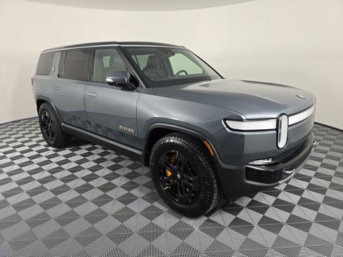 Used 2023 Rivian R1S Adventure AWD/4WD image 7