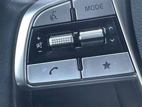 Used 2023 Kia Telluride EX w/ EX Captain's Chair Package FWD image 18