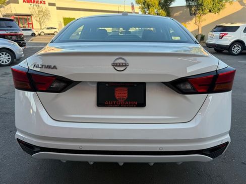 Used 2025 Nissan Altima 2.5 S FWD image 11