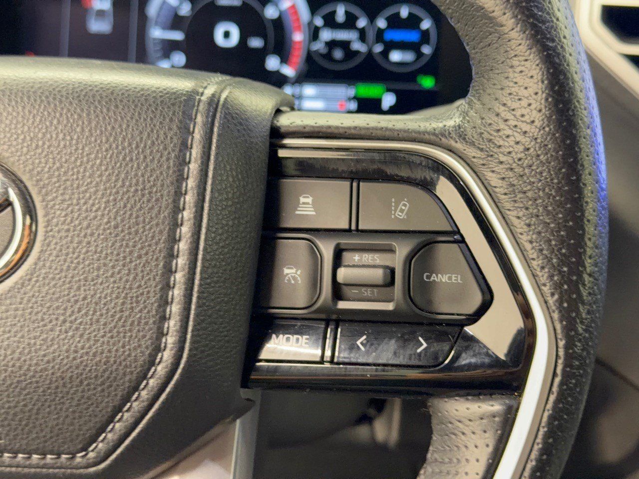 Used 2022 Toyota Tundra Platinum w/ Advanced Package AWD/4WD image 19