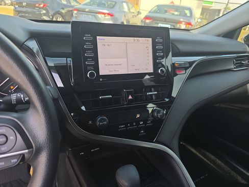Used 2022 Toyota Camry LE FWD image 19