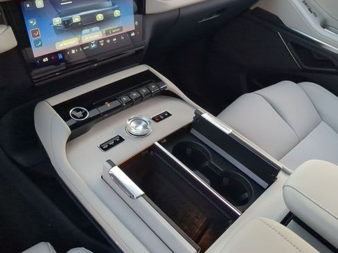 New 2026 Lincoln Navigator Premiere AWD/4WD image 20