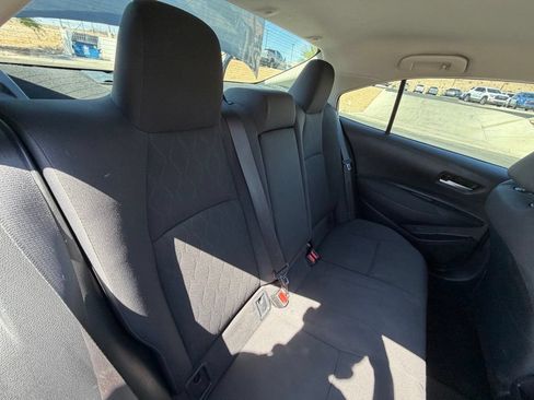 Used 2020 Toyota Corolla LE FWD image 15