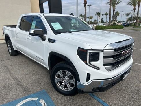 Used 2023 GMC Sierra 1500 SLE AWD/4WD image 1