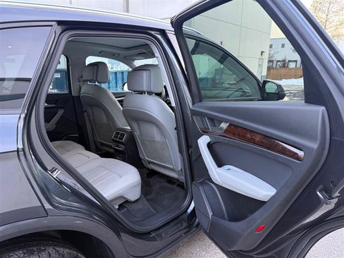 Used 2018 Audi Q5 2.0T Premium AWD/4WD image 35