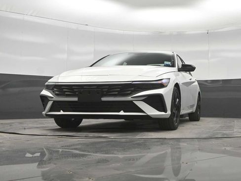 New 2026 Hyundai Elantra SEL Sport FWD image 39