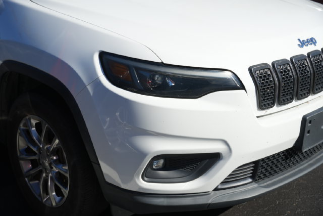Used 2019 Jeep Cherokee Latitude Plus w/ Cold Weather Group AWD/4WD image 4