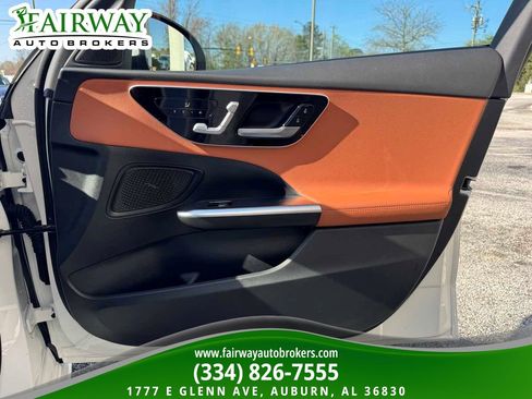 Used 2025 Mercedes-Benz C 300 4MATIC Sedan image 28