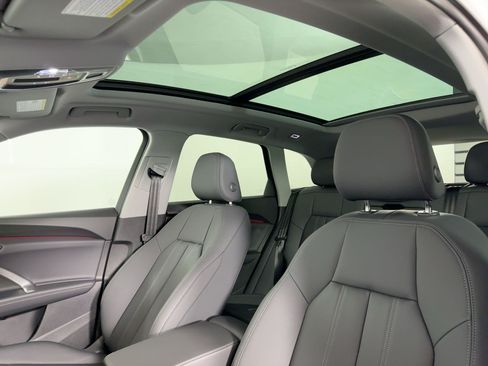 Certified 2025 Audi Q5 Premium w/ Convenience Package AWD/4WD image 25