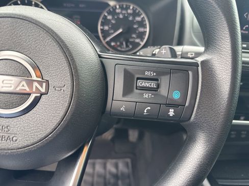 Used 2024 Nissan Rogue SV AWD/4WD image 22