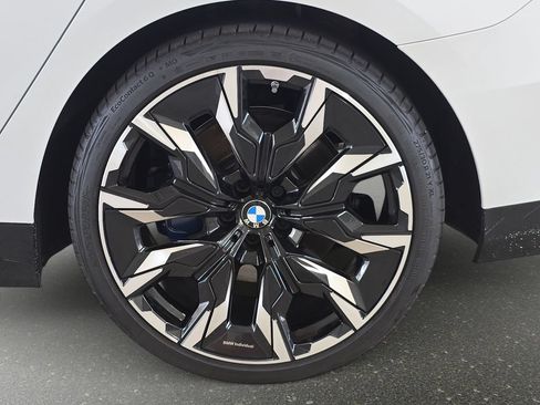 Used 2026 BMW 530i w/ Executive Package RWD image 32