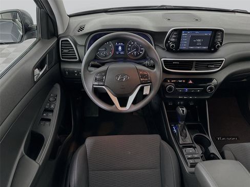 Used 2020 Hyundai Tucson SE image 2