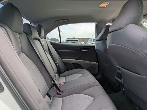 Used 2022 Toyota Camry LE image 30