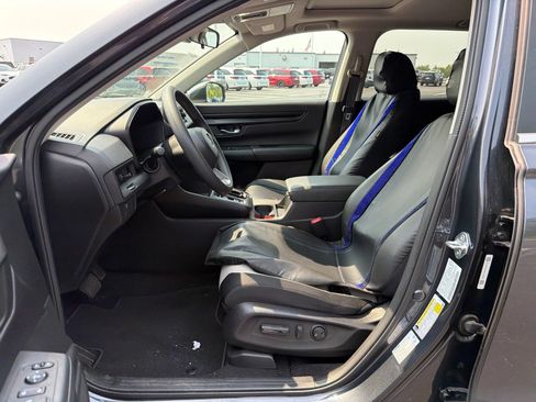 Used 2025 Honda CR-V EX image 10
