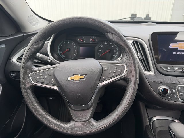 Used 2025 Chevrolet Malibu LT FWD image 14