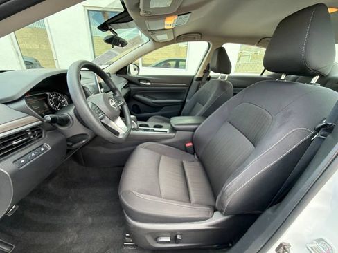 Used 2025 Nissan Altima 2.5 SV FWD image 25