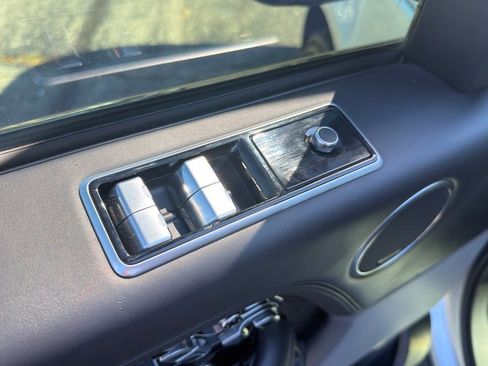 Used 2019 Land Rover Range Rover Long Wheelbase Autobiography image 13