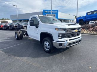 New 2026 Chevrolet Silverado 3500 LT w/ Convenience Package video 2