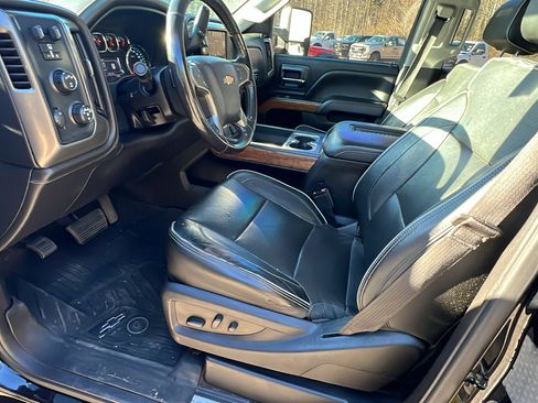 Used 2018 Chevrolet Silverado 3500 High Country w/ Duramax Plus Package image 16