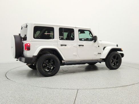 Used 2023 Jeep Wrangler Unlimited Sahara AWD/4WD image 5