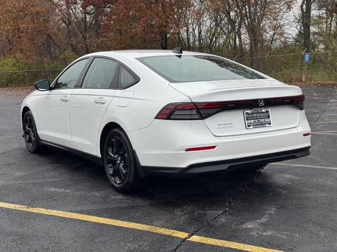 Certified 2025 Honda Accord SE image 6