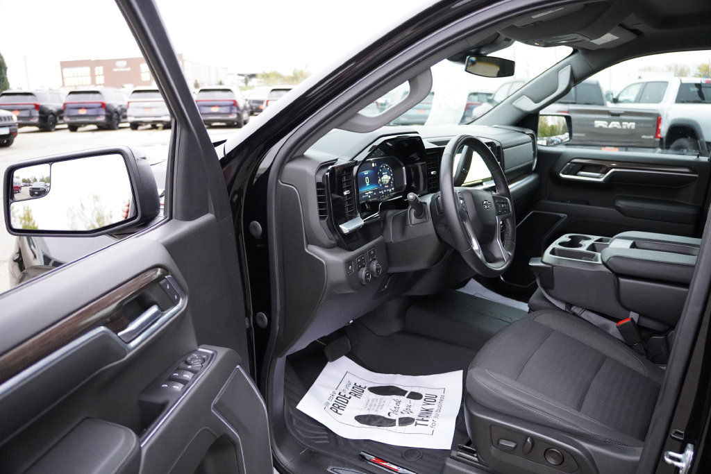 Certified 2022 Chevrolet Silverado 1500 RST AWD/4WD image 14