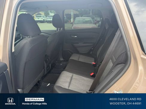 Used 2024 Nissan Rogue SV AWD/4WD image 12