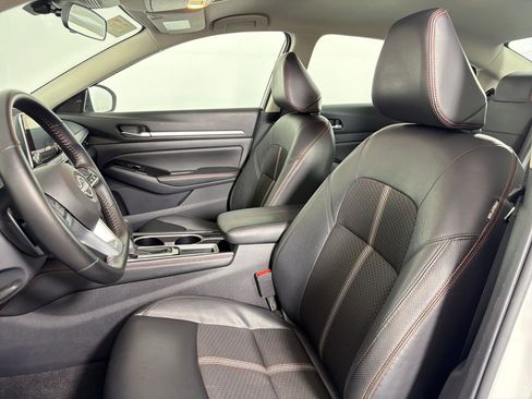 Used 2025 Nissan Altima 2.5 SR FWD image 4