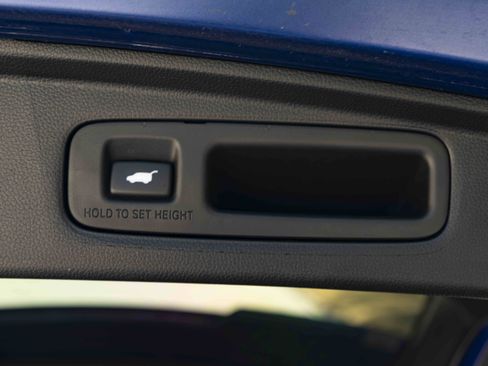 Used 2025 Honda CR-V EX-L image 45