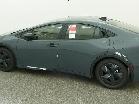 New 2026 Toyota Prius Plug-In Hybrid FWD image 11