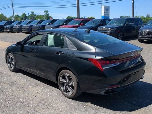 Certified 2023 Hyundai Elantra Limited FWD image 6