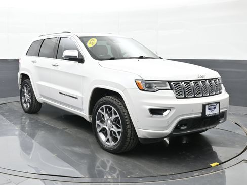 Used 2020 Jeep Grand Cherokee Overland AWD/4WD image 6