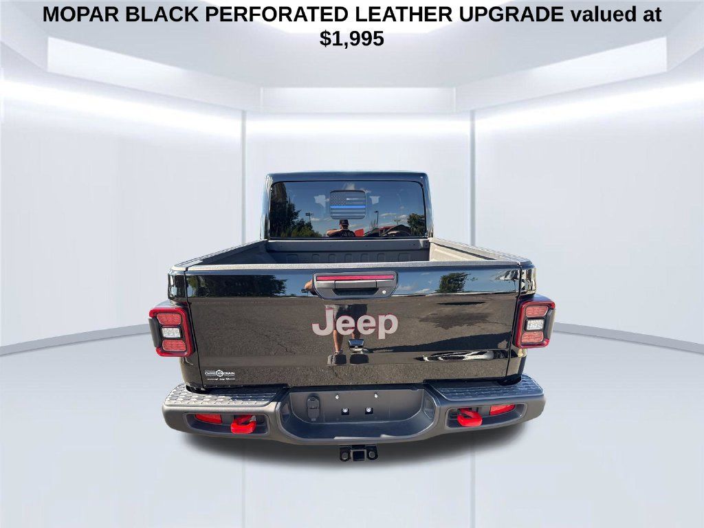 Used 2025 Jeep Gladiator Rubicon AWD/4WD image 6
