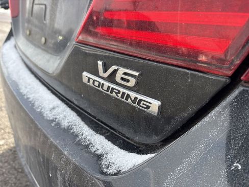 Used 2016 Honda Accord Touring image 4
