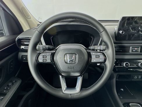 New 2025 Honda Pilot Touring image 11