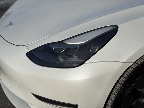 Used 2022 Tesla Model 3 Performance image 4