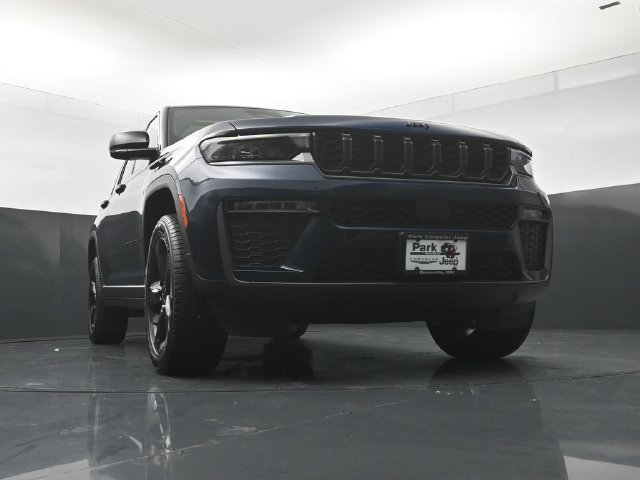 New 2026 Jeep Grand Cherokee Limited w/ Limited Altitude Package AWD/4WD image 22